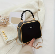 将图片加载到图库查看器,Mini Chic Cross-body Bag