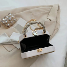 将图片加载到图库查看器,Mini Chic Cross-body Bag