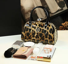 Load image into Gallery viewer, Vintage Elegant Handbag - Dazzling Rhinestone Embellishment