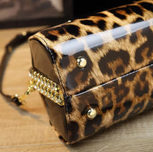 Load image into Gallery viewer, Vintage Elegant Handbag - Dazzling Rhinestone Embellishment
