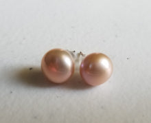 将图片加载到图库查看器,HAPPY000038 PE   9-10mm Freshwater Pearl Studs Earring (Pink, white, and purple colors)