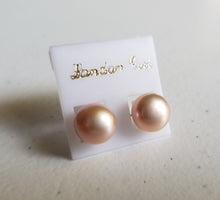 将图片加载到图库查看器,HAPPY000038 PE   9-10mm Freshwater Pearl Studs Earring (Pink, white, and purple colors)