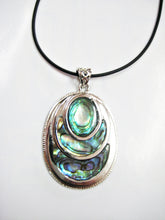 将图片加载到图库查看器,HAPPY000060 SP - ADG   4.4X3.4cm Abalone Shell Pendant