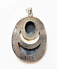 将图片加载到图库查看器,HAPPY000060 SP - ADG   4.4X3.4cm Abalone Shell Pendant
