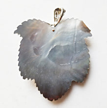 将图片加载到图库查看器,HAPPY000062 SP   5.5X4.6cm Oyster Shell Pendant (Yellow and black colors)