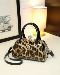 Vintage Elegant Handbag - Dazzling Rhinestone Embellishment