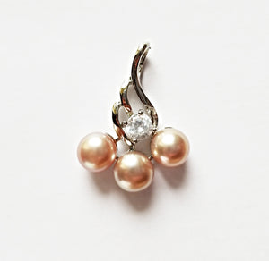HAPPY000071 PP   7-8mm Three Freshwater Pearls Pendant (Purple and white colors)