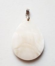 将图片加载到图库查看器，HAPPY000050 SP - D   4X3.5cm Drop Shape Abalone Shell Pendant