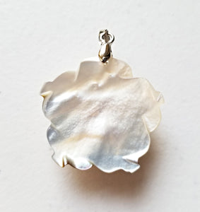 HAPPY000051 SP - FF   3X3cm Flower Shape Shell Pendant